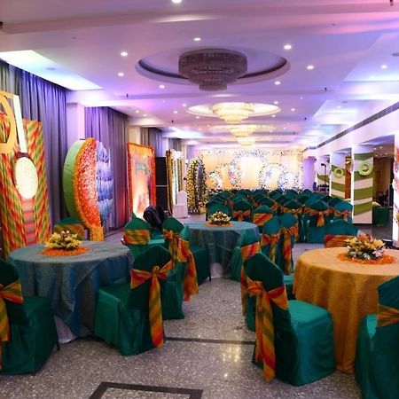 Hotel Krishna Palace Ayodhya Zewnętrze zdjęcie