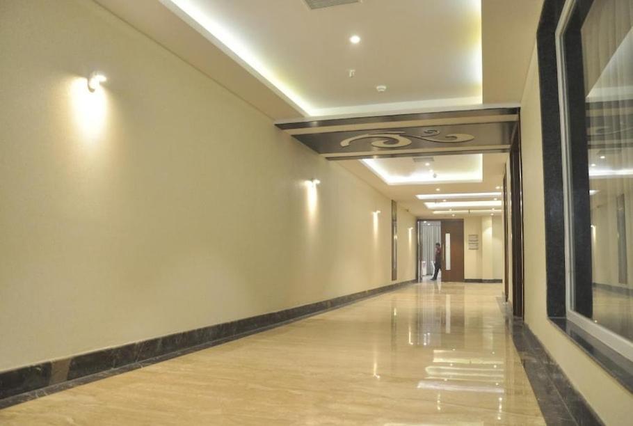 Hotel Krishna Palace Ayodhya Zewnętrze zdjęcie