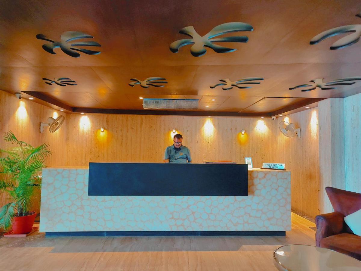 Hotel Krishna Palace Ayodhya Zewnętrze zdjęcie